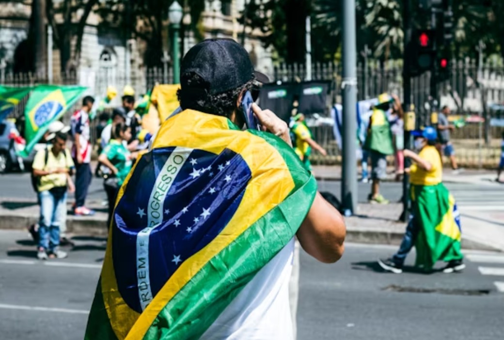 Julho Atípico: Entre a Soberania Nacional e as Disputas por Direitos no Congresso
