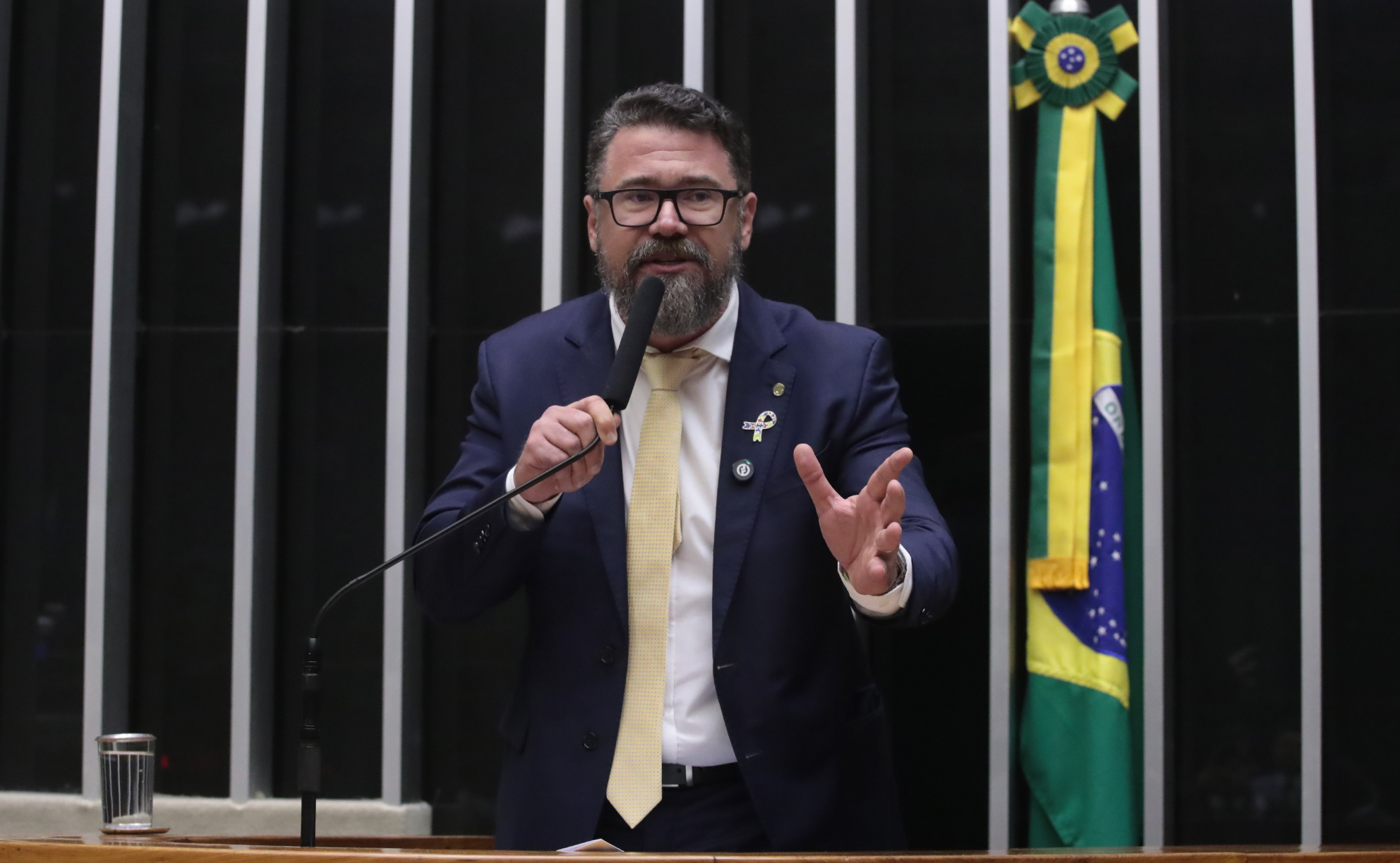 Agosto convulsivo: na Câmara em crise, PLs respondem a casos midiáticos e a pautas anti-direitos