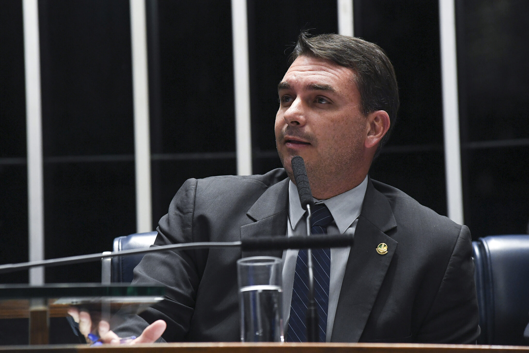 A frágil autoridade evangélica de Flávio Bolsonaro